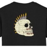 crâne punk avec des balles motif de broderie machine d’un crâne tête de mort punk avec une crête composée de balles ou de munitions d’arme automatique . C’est artistique bien sûr . Nous sommes contre toute forme de violence . cadre 10 x 10 /13 x 18 / 20 x 20 Formats des fichiers PES,CSD,EXP,HUS,SHV,VIP,XXX,DST,PCS,JEF,VP3,SEW,EMB… Téléchargement immédiat