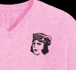 femme vintage avec un chapeau motif de broderie machine gratuit