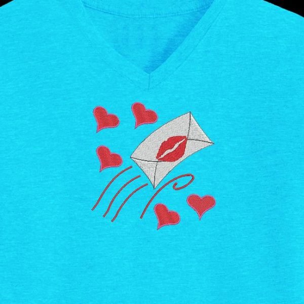 lettre d’amour. Motif de broderie machine d’une lettre d’amour suivie de cœurs  qui filent  vers la saint valentin. cadre 10 x 10 / 20 x 20 /20 x 20. Formats des fichiers PES,CSD,EXP,HUS,SHV,VIP,XXX,DST,PCS,JEF,VP3,EMB… Téléchargement immédiat après votre paiement.
